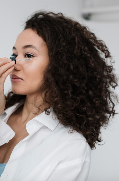 Les huiles pour le visage méritent-elles une place dans votre routine de soins visage ?